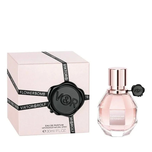 "Viktor & Rolf Flowerbomb – Perfume floral femenino con notas de rosa y jazmín."